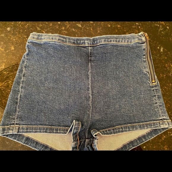 *GRLFRND* 🌺 Sz 27 Diane High Waist Denim Jean Shorts ⭐️ Hot Pants ⭐️